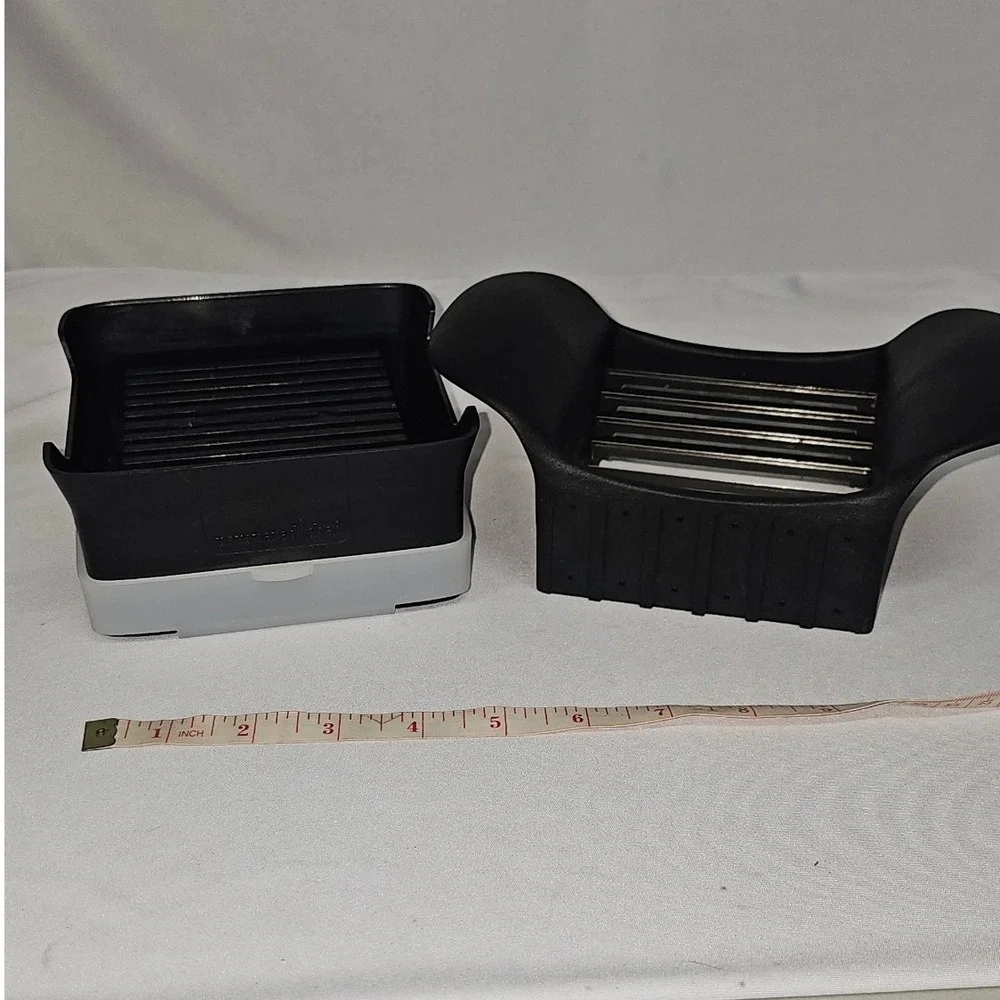 Pampered Chef Close & Cut Set and Garlic Slicer Gray White‎ Kitchen Tool Bundle